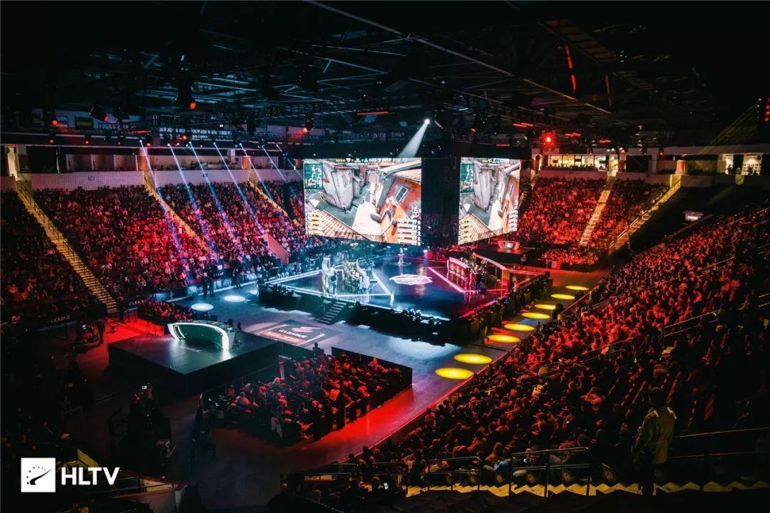 Ruler ： 霞这个英雄可能我来使用和别的选手不太一样吧